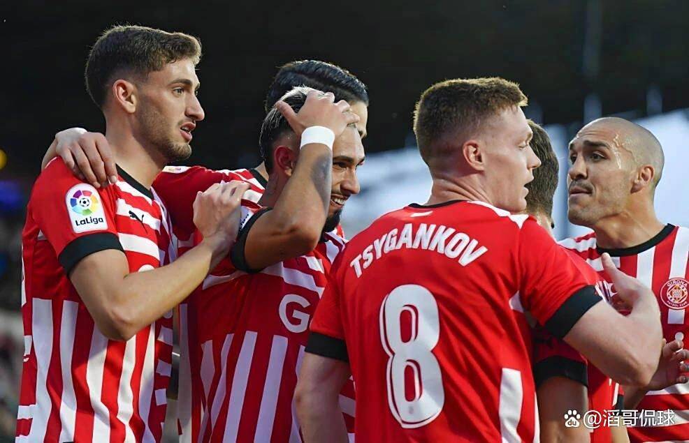 九游app-冲刺阶段西甲传出新动向,巴黎圣日耳曼篮板制胜,管理层表态——悬念犹存,阵容厚度经受考验-九游app